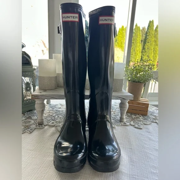 Hunter Black Tall Rain Boots size 7 - Picture 1 of 6